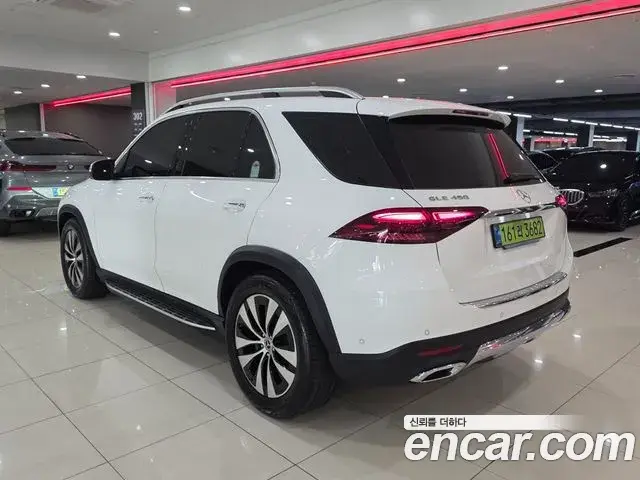 Mercedes-Benz GLE-Class 2026 — Фото 2/17