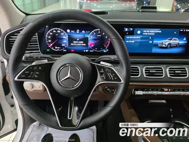 Mercedes-Benz GLE-Class 2026 — Фото 10/17