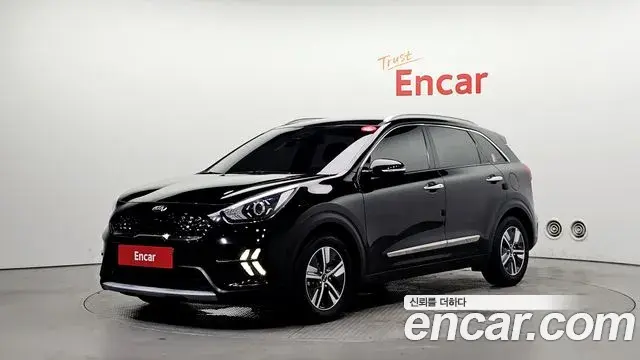 Kia Niro 2019 — ფოტო 15/20