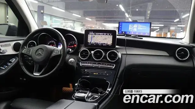 Mercedes-Benz GLC-Class 2018 — ფოტო 14/20