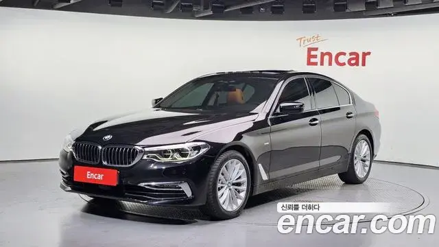 BMW 5 Series 2018 — ფოტო 4/20