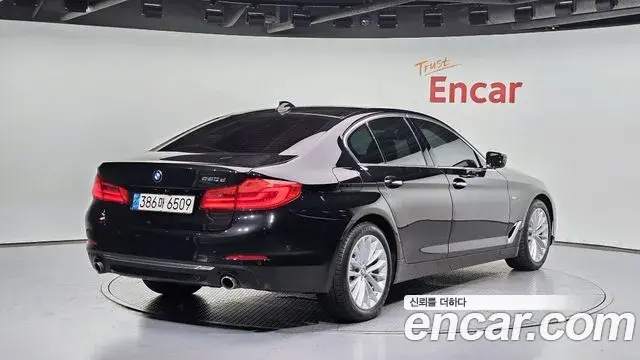 BMW 5 Series 2018 — ფოტო 5/20