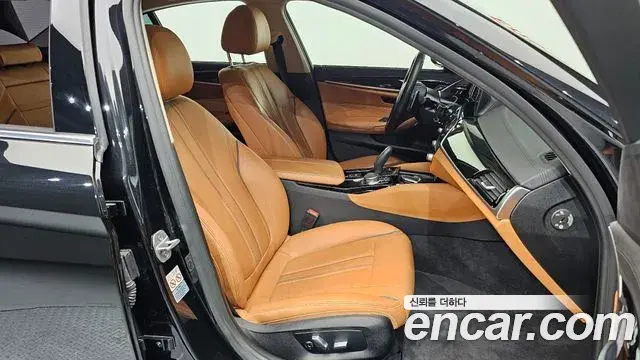 BMW 5 Series 2018 — ფოტო 11/20