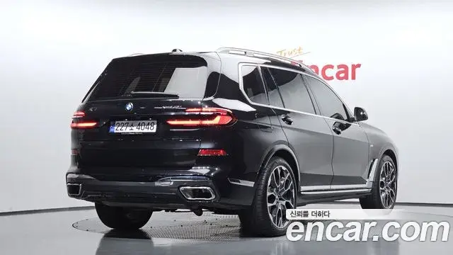 BMW X7 2024 — Фото 2/20