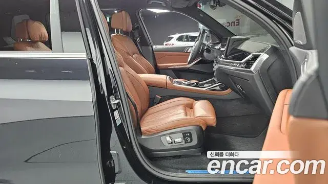 BMW X7 2024 — Şəkil 26/34