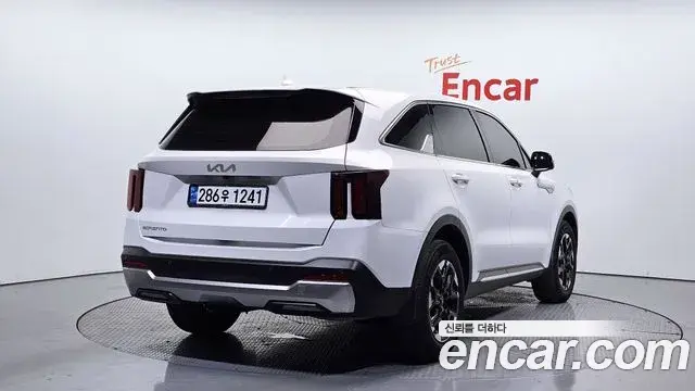 Kia Sorento 2023 — Photo 2/20