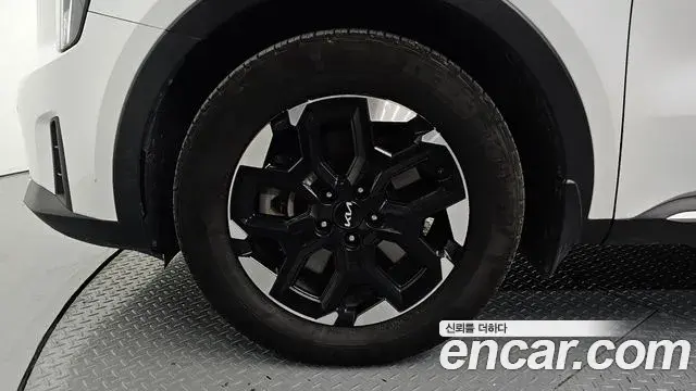 Kia Sorento 2023 — Photo 5/20