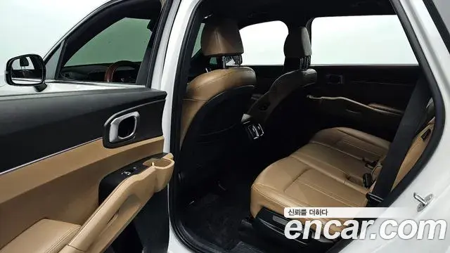 Kia Sorento 2023 — Photo 11/20