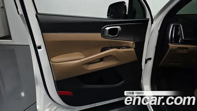 Kia Sorento 2023 — Photo 19/20
