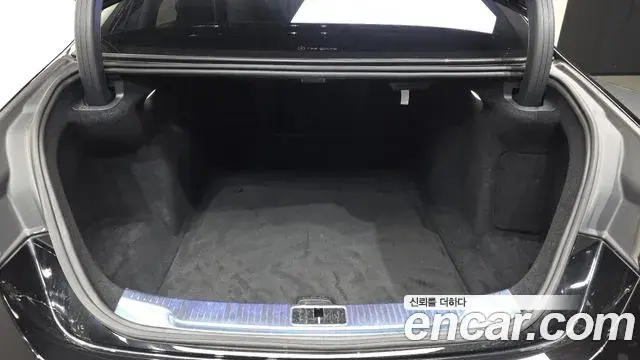 Mercedes-Benz S-Class 2023 — ფოტო 26/32
