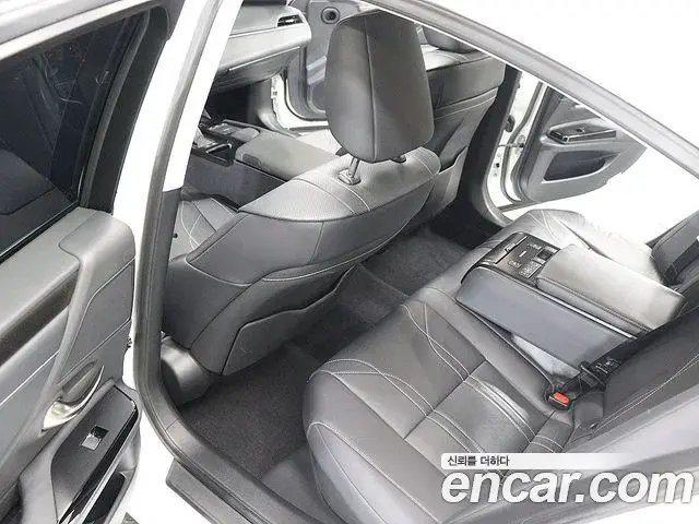 Lexus ES300h 2022 — Şəkil 1/20