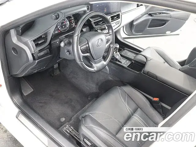 Lexus ES300h 2022 — Şəkil 19/20