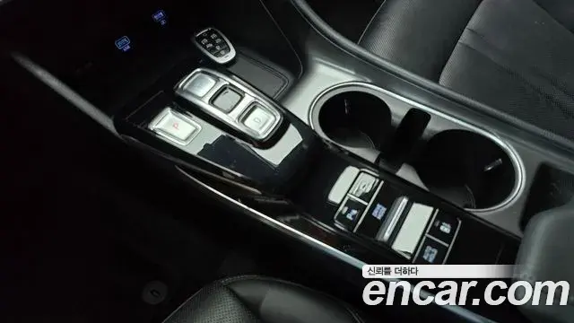 Hyundai Sonata Hybrid 2021 — Şəkil 14/30