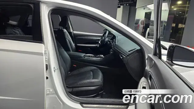 Hyundai Sonata Hybrid 2021 — Şəkil 19/30