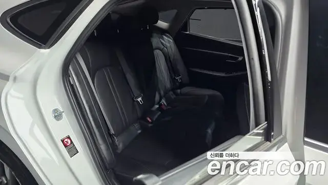 Hyundai Sonata Hybrid 2021 — Şəkil 18/30