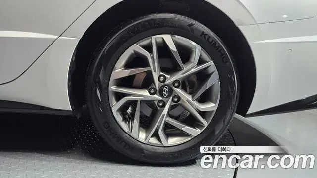 Hyundai Sonata Hybrid 2021 — Şəkil 23/30