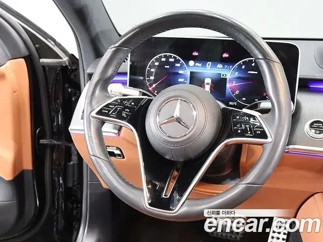 Mercedes-Benz S-Class 2023 — Photo 14/20
