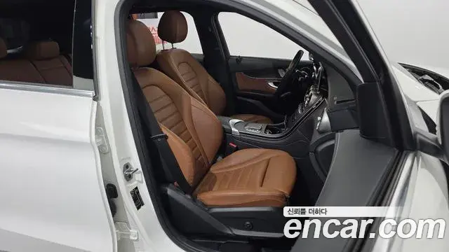 Mercedes-Benz GLC-Class 2022 — Şəkil 13/32