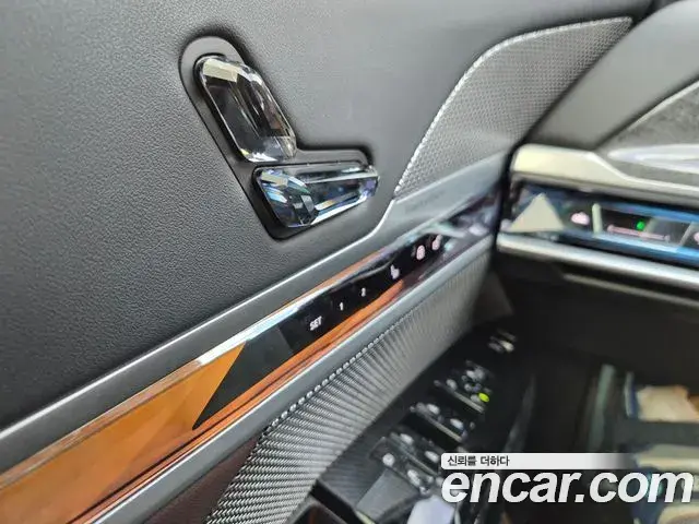 BMW 7 Series 2023 — ფოტო 4/19