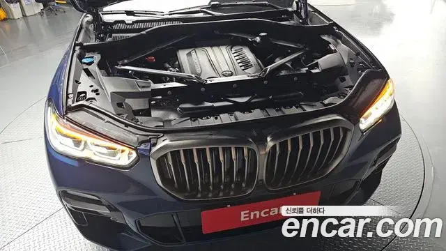 BMW X5 2019 — Photo 17/34