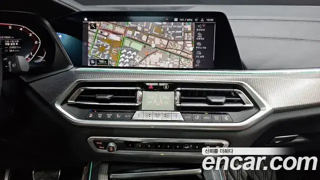 BMW X5 2019 — Photo 29/34