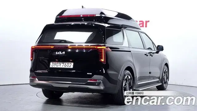 Kia Carnival 2024 — Photo 18/20