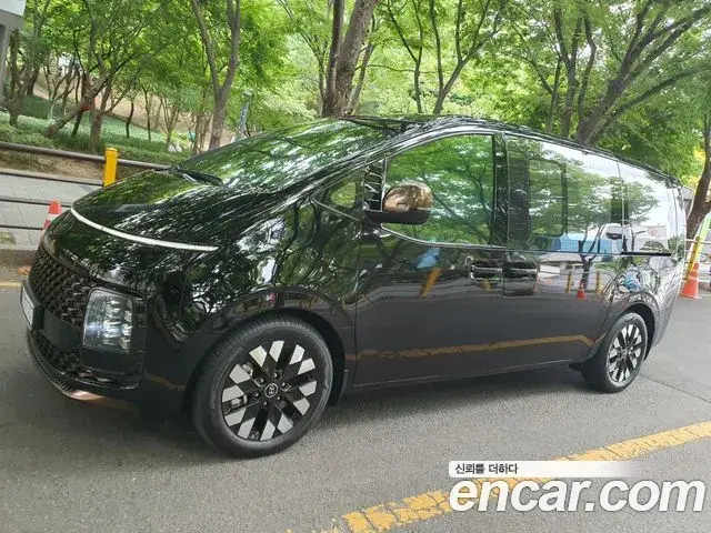 Hyundai Staria 2025 — Şəkil 15/16