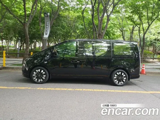 Hyundai Staria 2025 — Şəkil 12/16