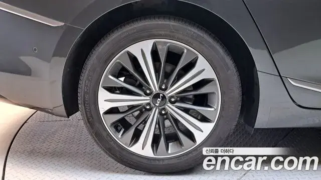 Kia K8 2023 — Photo 12/39