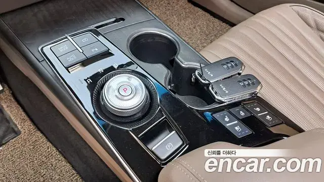Kia K8 2023 — Photo 7/39