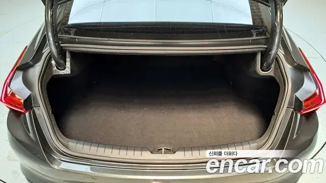 Kia K8 2023 — Photo 37/39