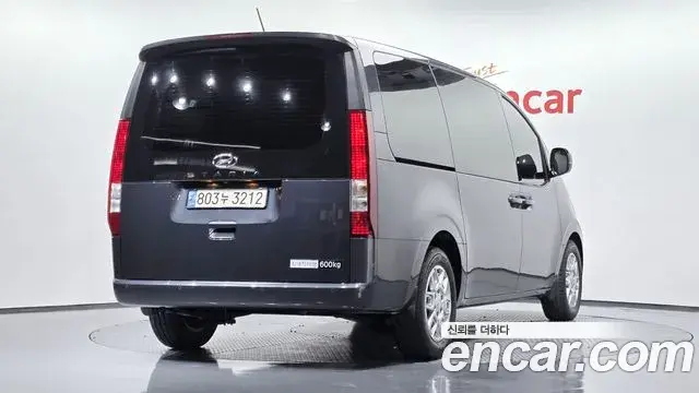 Hyundai Staria 2023 — Photo 20/32