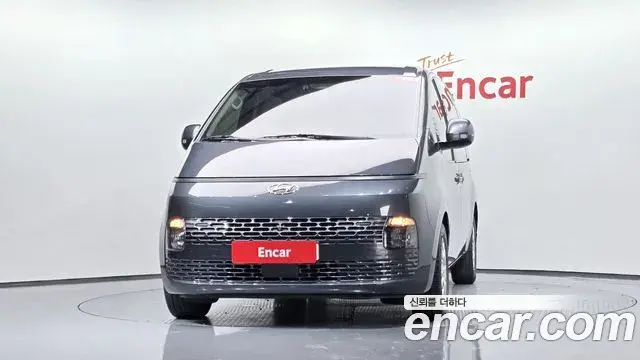 Hyundai Staria 2023 — Photo 12/32