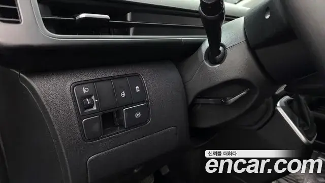Hyundai Staria 2023 — Photo 19/32