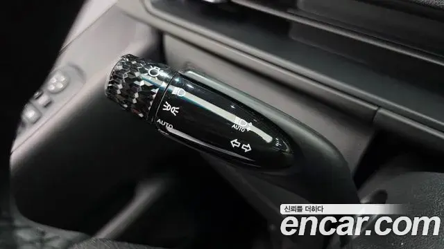 Hyundai Staria 2023 — Photo 1/32