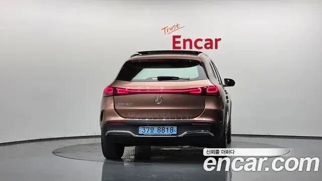 Mercedes-Benz EQA 2022 — Photo 22/33