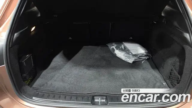 Mercedes-Benz EQA 2022 — Photo 4/33