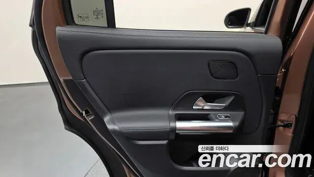 Mercedes-Benz EQA 2022 — Photo 30/33