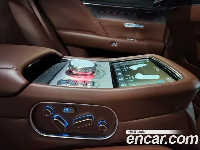 Genesis G90 2022 — ფოტო 13/20