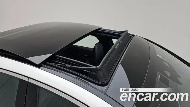 Mercedes-Benz E-Class 2025 — Фото 12/18