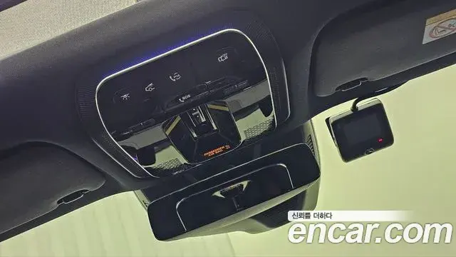 Mercedes-Benz E-Class 2025 — Фото 17/18