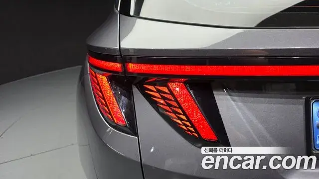 Hyundai Tucson Hybrid 2021 — Photo 9/31