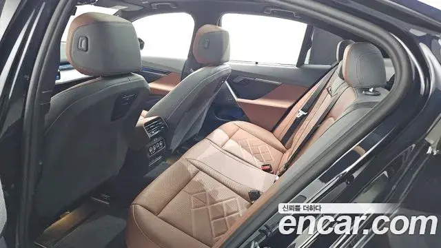 BMW 5 Series 2025 — Şəkil 5/20