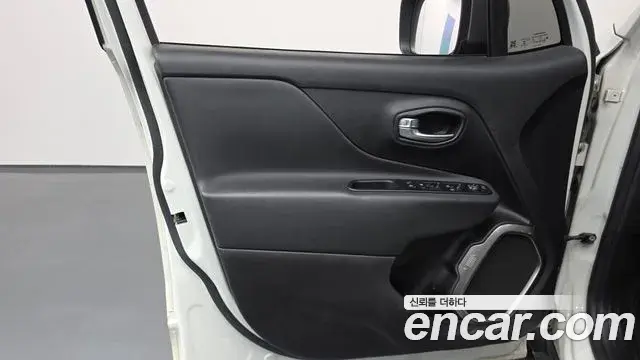 Jeep Renegade 2020 — Şəkil 15/32