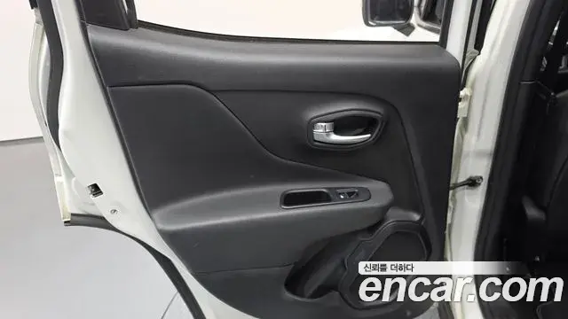 Jeep Renegade 2020 — Şəkil 31/32