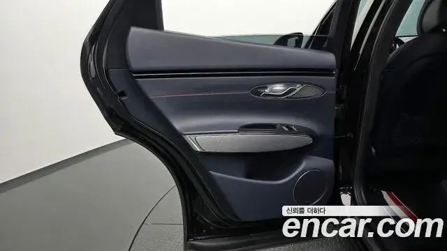 Genesis GV70 2021 — ფოტო 21/34