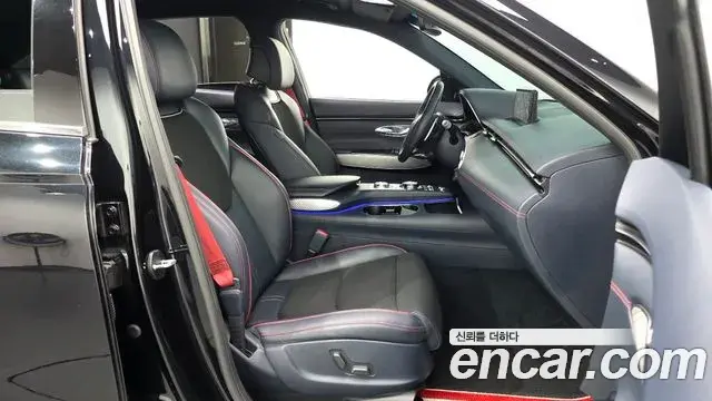 Genesis GV70 2021 — ფოტო 15/34