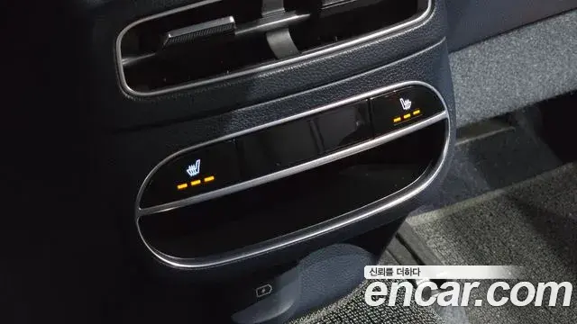 Genesis GV70 2021 — ფოტო 7/34