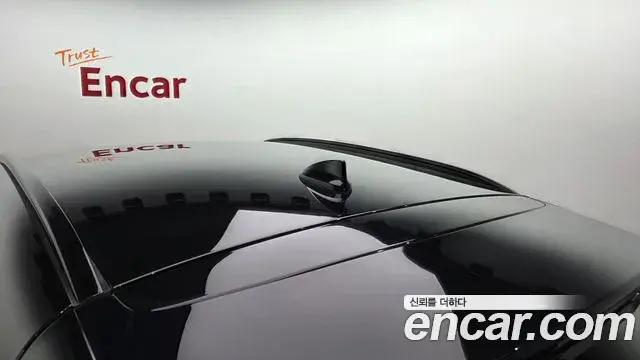 Genesis GV70 2021 — ფოტო 19/34