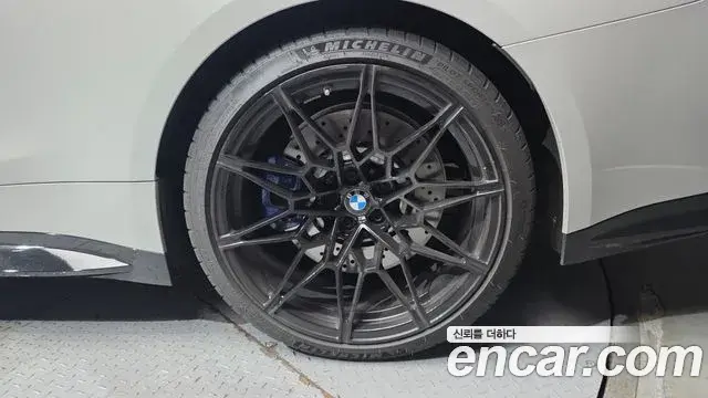 BMW M4 2025 — ფოტო 29/30